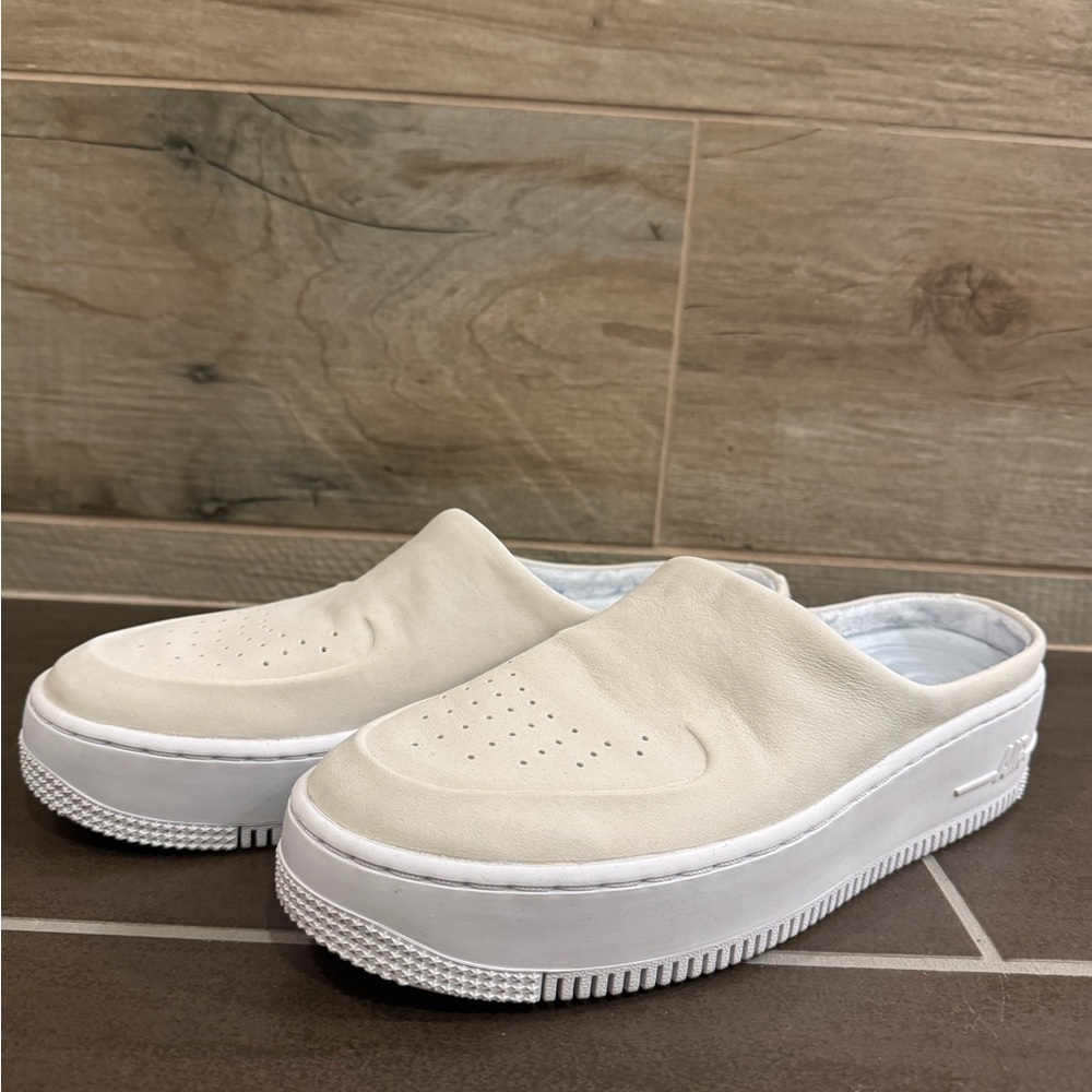 NEW * Nike - Women's White Slip-On Shoes